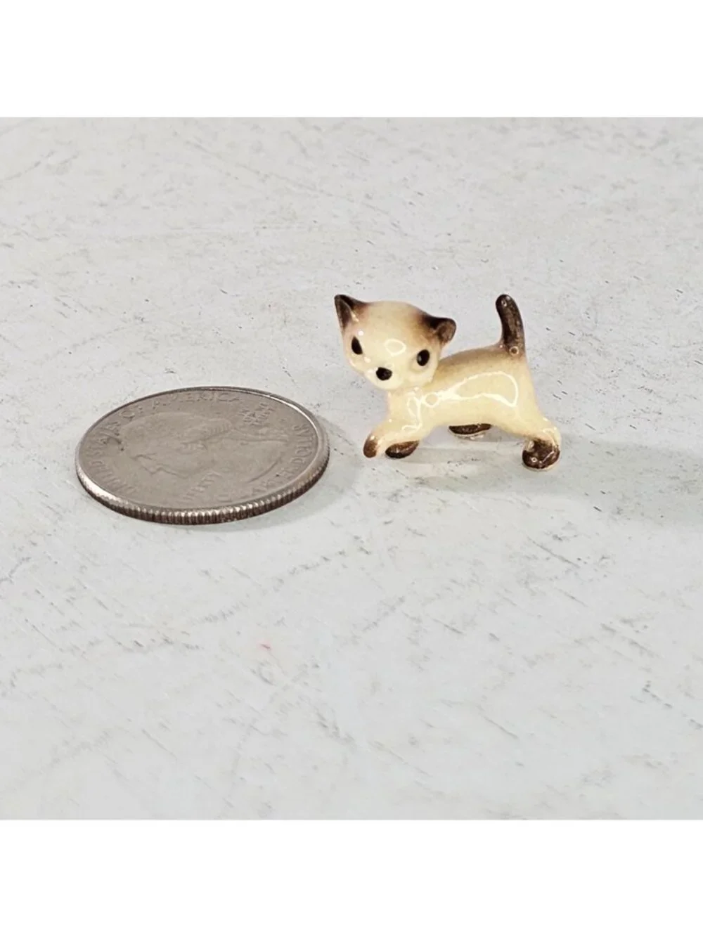 Hagen Renaker Siamese Mini Walking Cat Kitten Miniature Figurine Paw Up